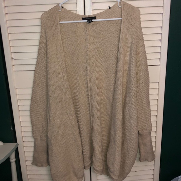 Forever 21 Sweaters - 💜2 For $25💜Forever 21 Cardigan